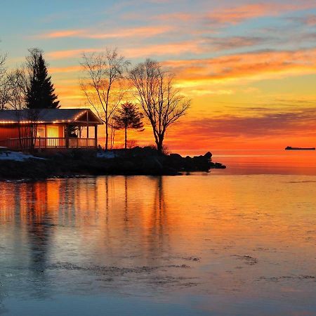 Cove Point Lodge Beaver Bay Экстерьер фото