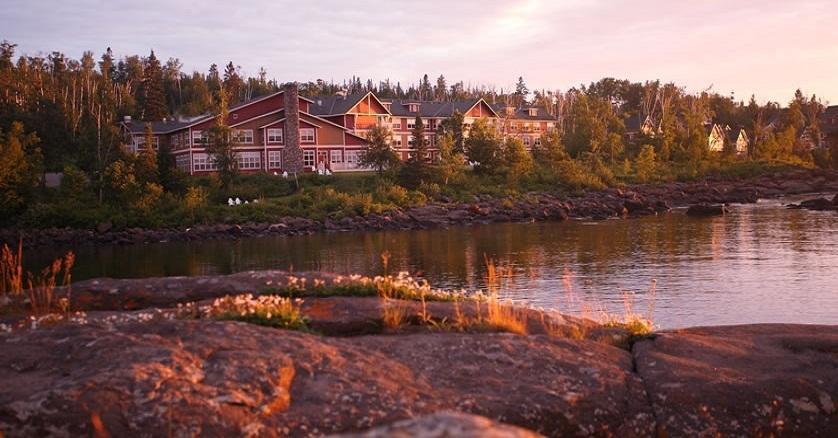 Cove Point Lodge Beaver Bay Экстерьер фото