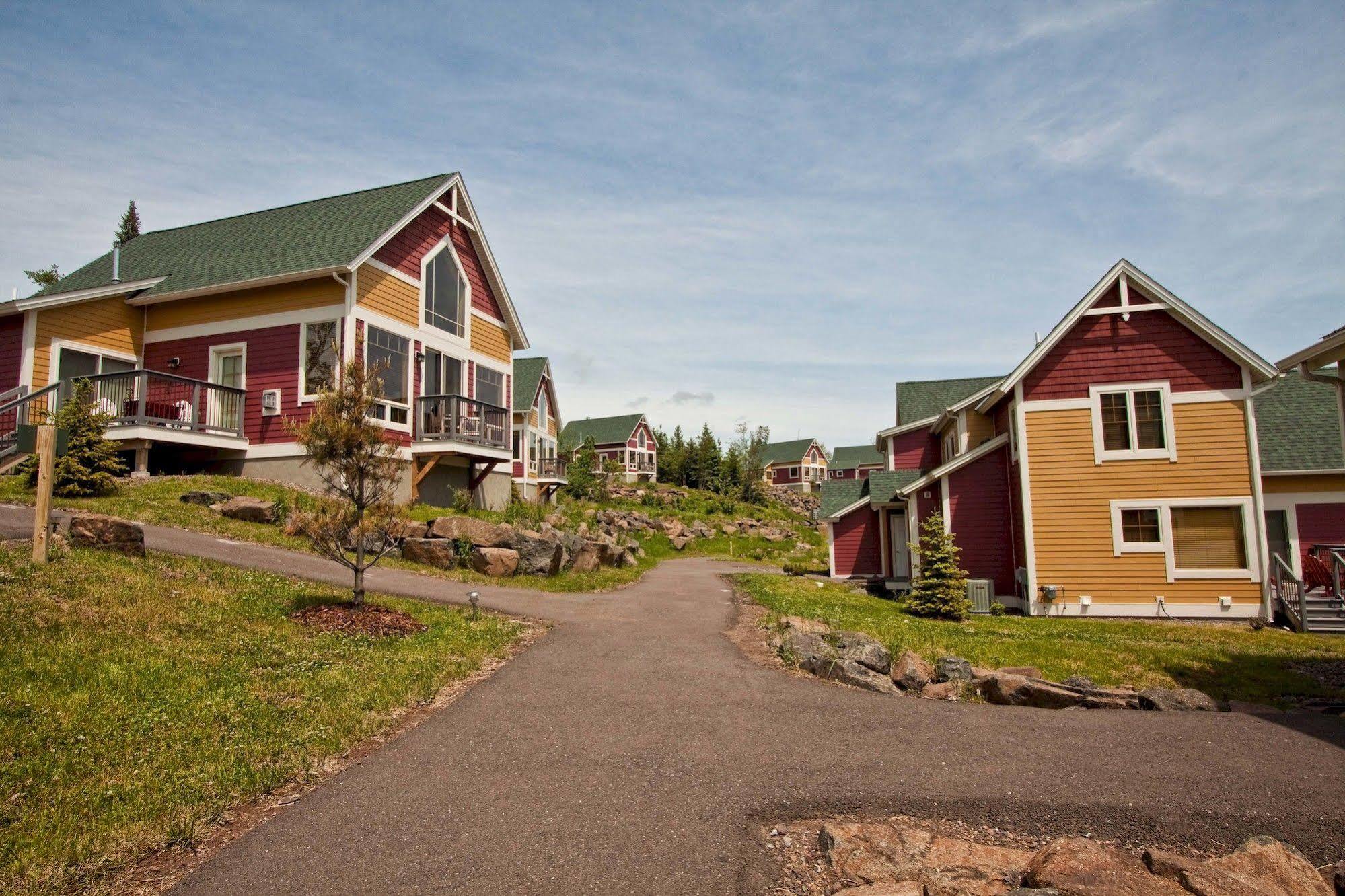 Cove Point Lodge Beaver Bay Экстерьер фото