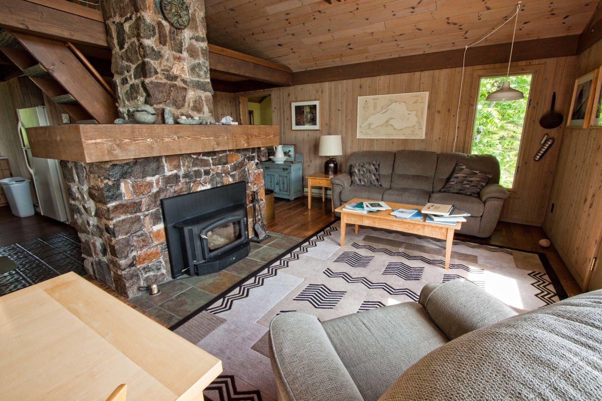 Cove Point Lodge Beaver Bay Экстерьер фото