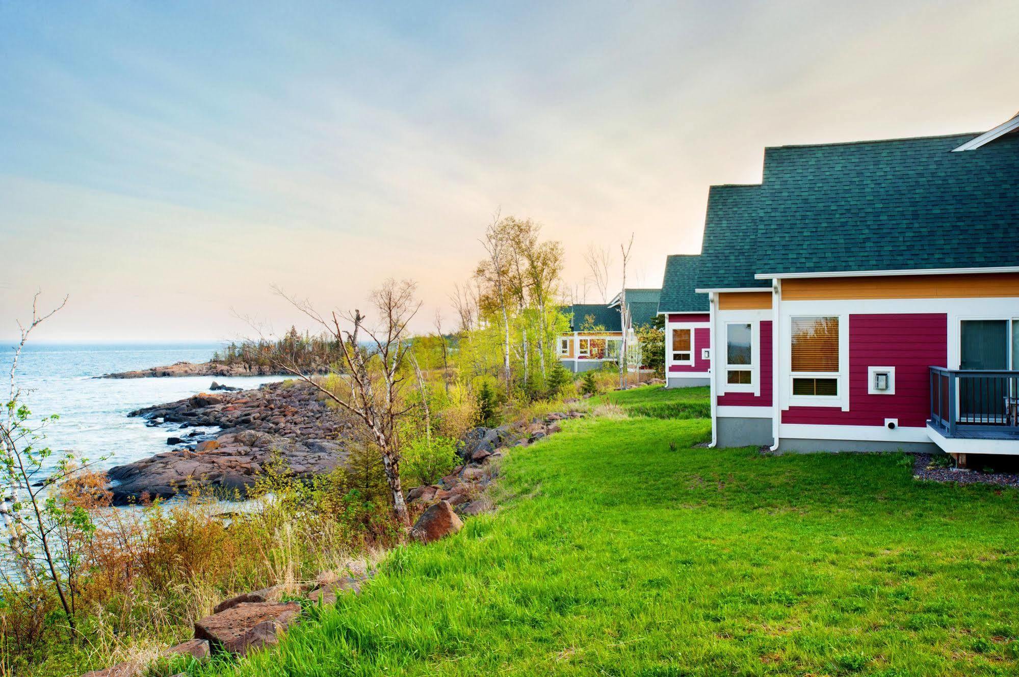 Cove Point Lodge Beaver Bay Экстерьер фото