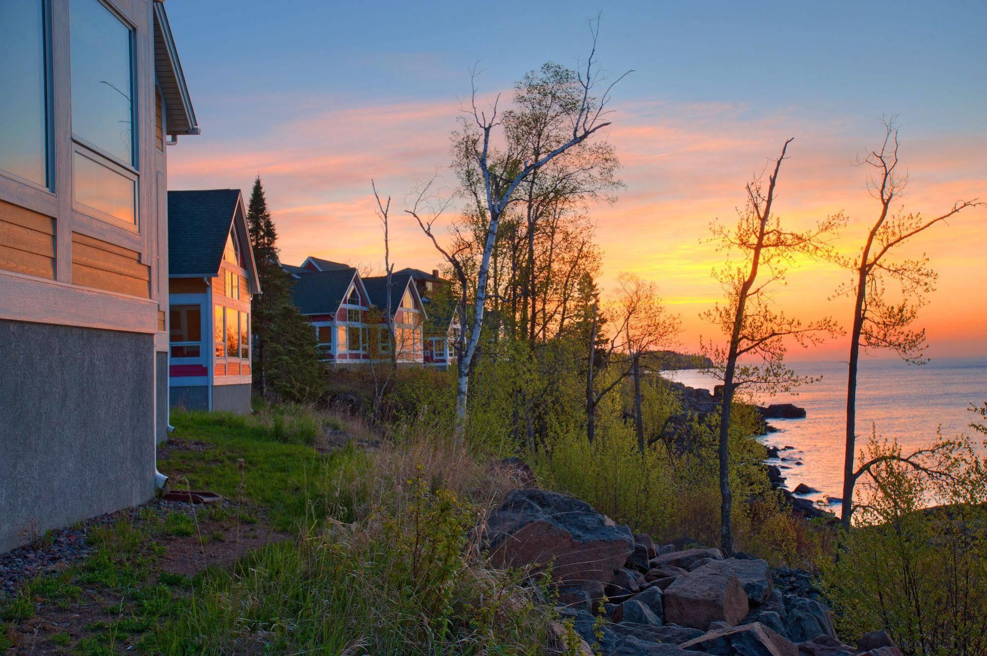 Cove Point Lodge Beaver Bay Экстерьер фото