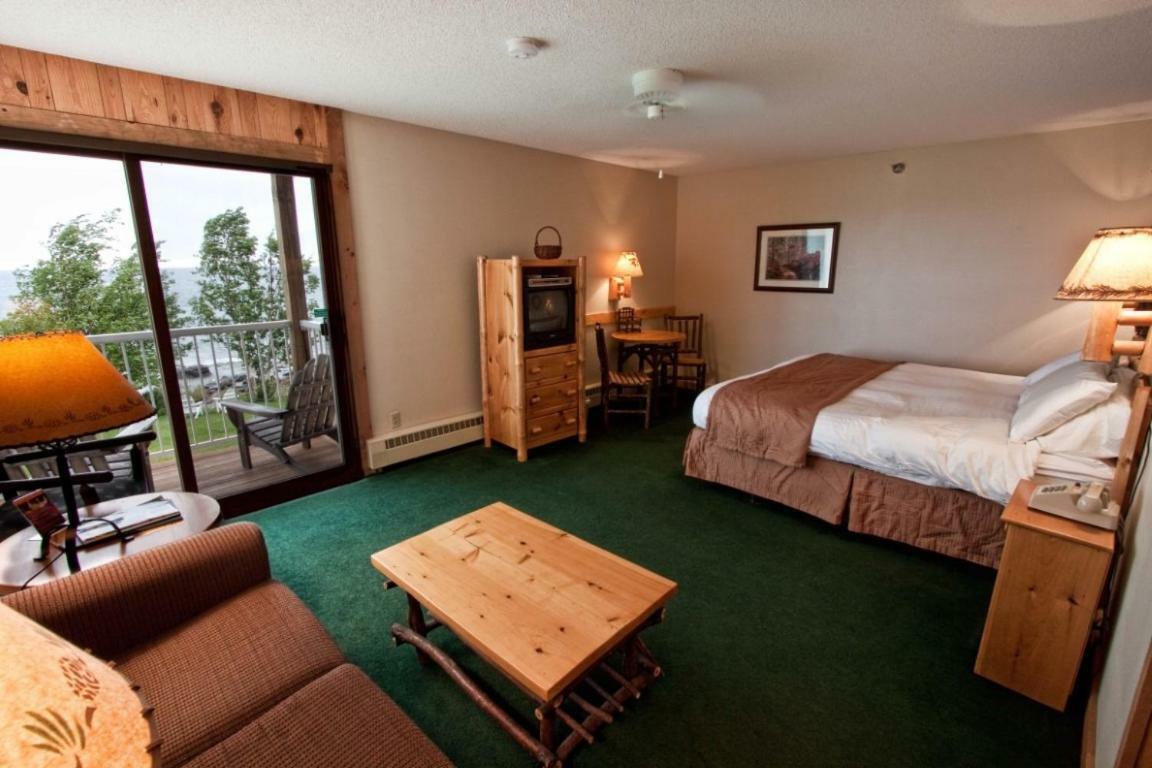 Cove Point Lodge Beaver Bay Экстерьер фото